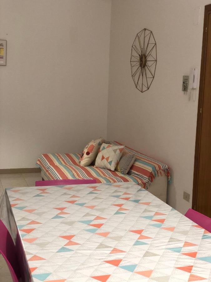 Casa Vacanze Filippa 巴莱斯特拉泰 外观 照片
