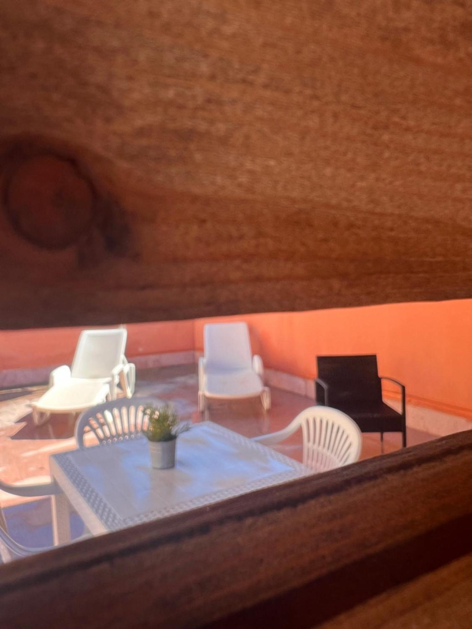 Casa Vacanze Filippa 巴莱斯特拉泰 外观 照片